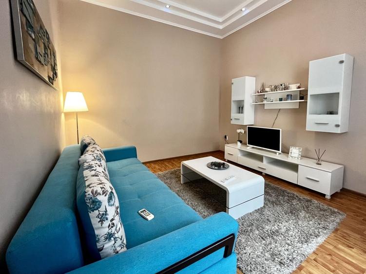 Apartament cu 2 camere decomandat, mobilat în P-ța Unirii