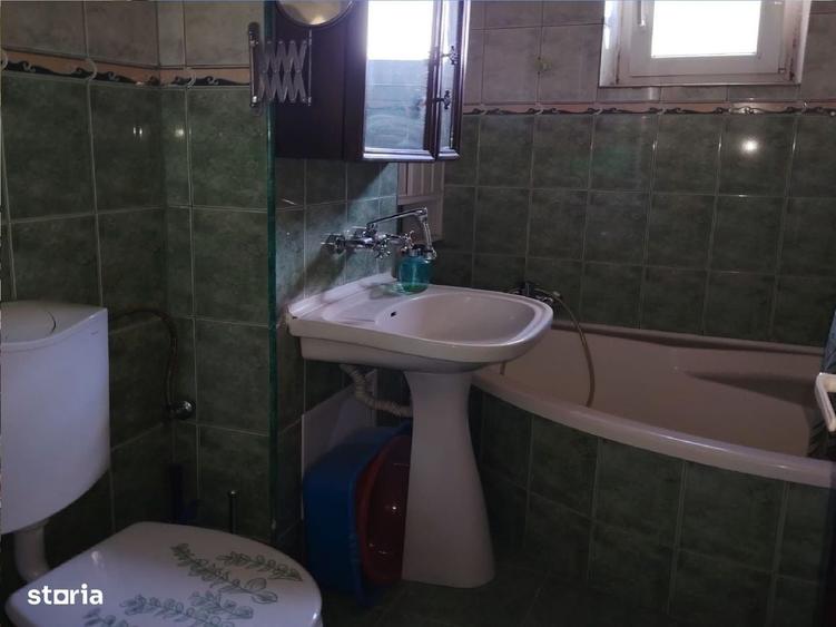Apartament cu 3 camere decomandat în Lăpuș