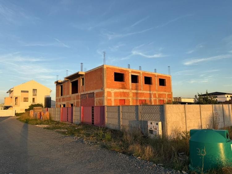 Casă cu 4 camere în Săcălaz