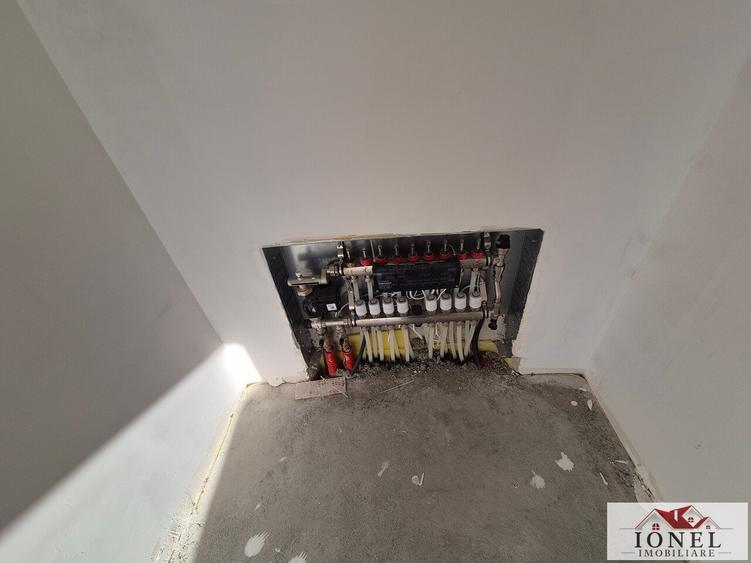 Casă individuală cu 6 camere cu Canalizare în Ciugud