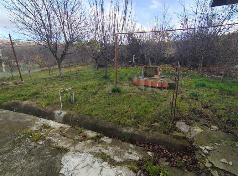 Teren de 750 mp, în Bucium