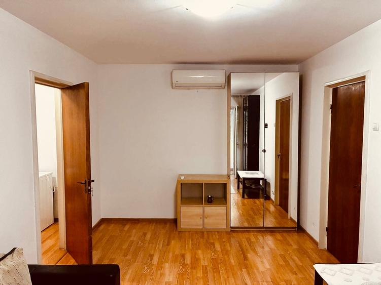 Apartament cu 2 camere semidecomandat, mobilat în P-ța Muncii