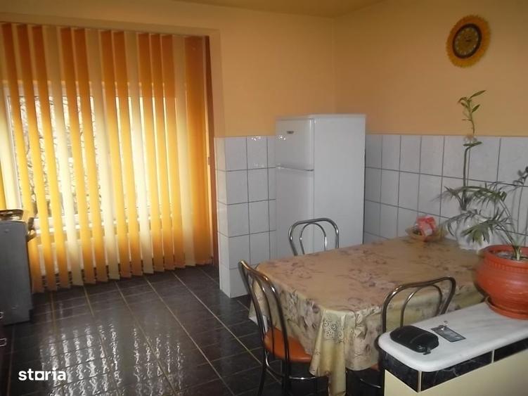 Apartament cu 2 camere decomandat în Piața Centrală