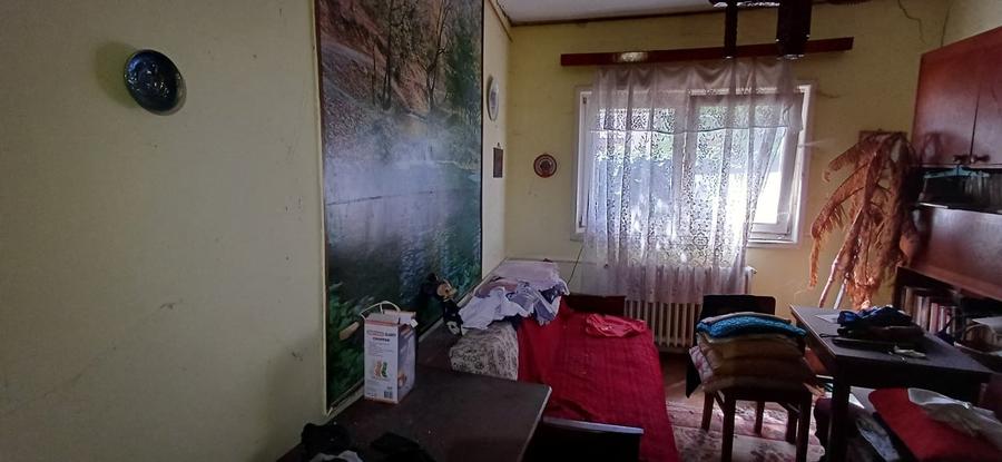 Casă individuală cu 5 camere cu Canalizare în Central