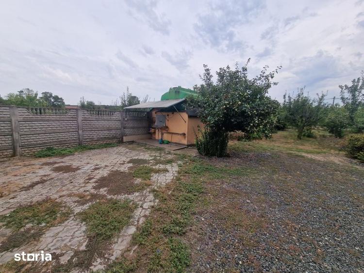 Casă cu 7 camere cu Teren 1500 Mp în Bucovăț