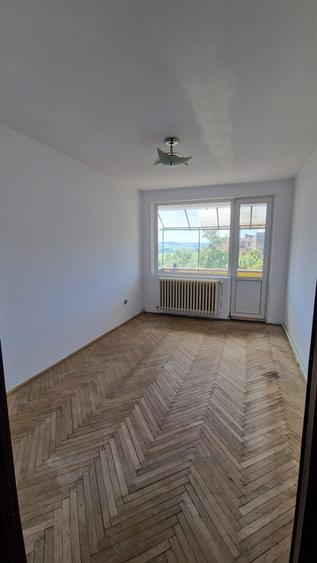 Apartament cu 2 camere semidecomandat în Măgura