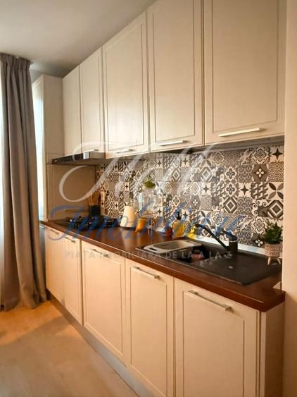Apartament cu 2 camere semidecomandat, mobilat în Florești