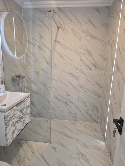 Apartament cu 3 camere decomandat în Școlilor