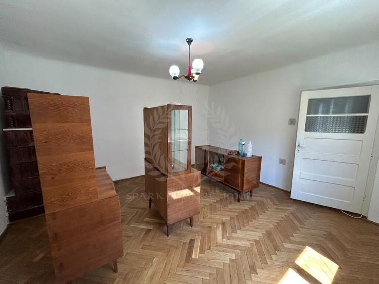 Casă cu 3 camere cu Teren 580 Mp în Central
