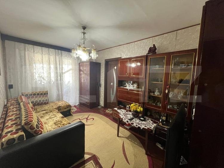 Apartament cu 2 camere semidecomandat, mobilat în Craiovița Nouă
