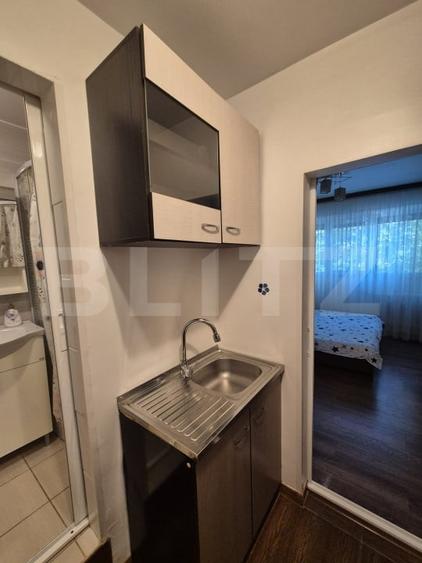 Garsonieră decomandată, mobilată în Micro 13