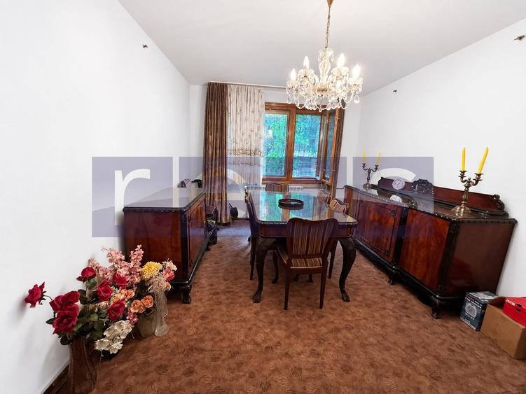 Apartament cu 3 camere decomandat în Tineretului