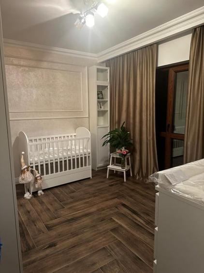 Casă cu 5 camere cu Garaj în Nicolae Grigorescu
