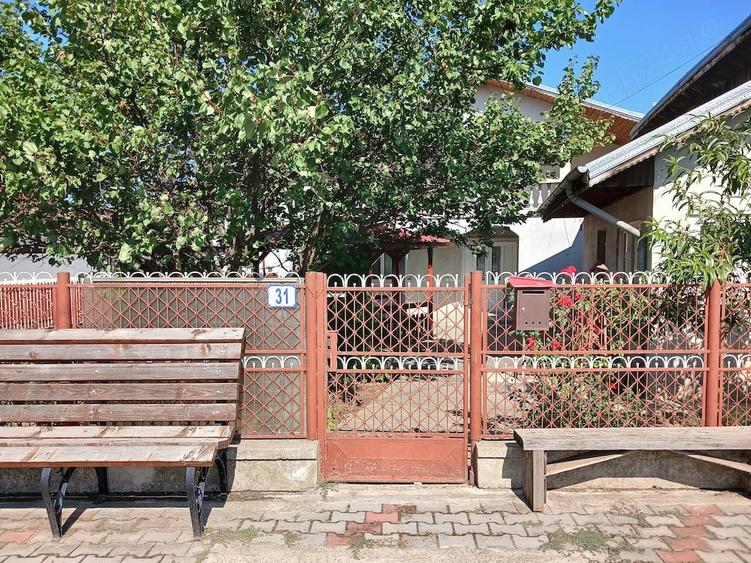Casă cu 4 camere cu Teren 450 Mp în Bolintin-Deal
