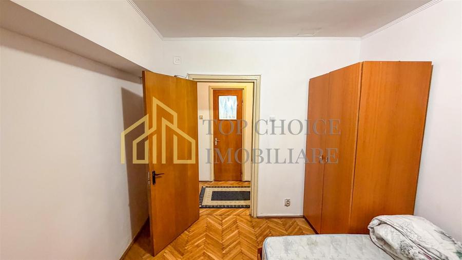 Apartament cu 3 camere semidecomandat, mobilat în 1 Mai
