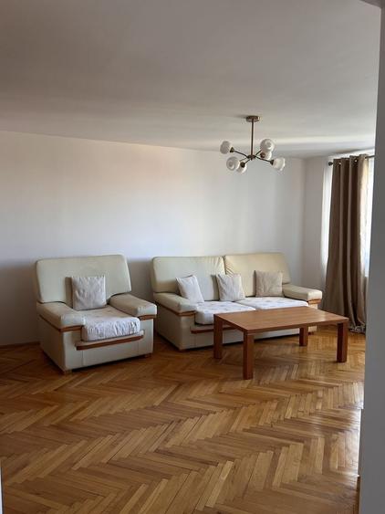 Apartament cu 3 camere decomandat în Dacia