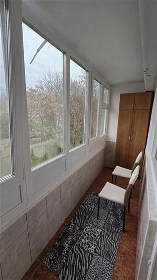 Apartament cu 3 camere semidecomandat, mobilat în Alexandru Obregia