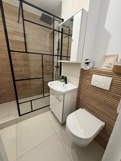 Apartament cu 2 camere decomandat în Precista