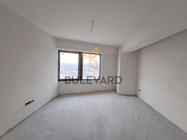 Apartament cu 5 camere semidecomandat în Mănăștur