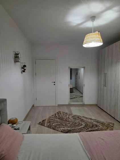 Apartament cu 3 camere decomandat în Steaua