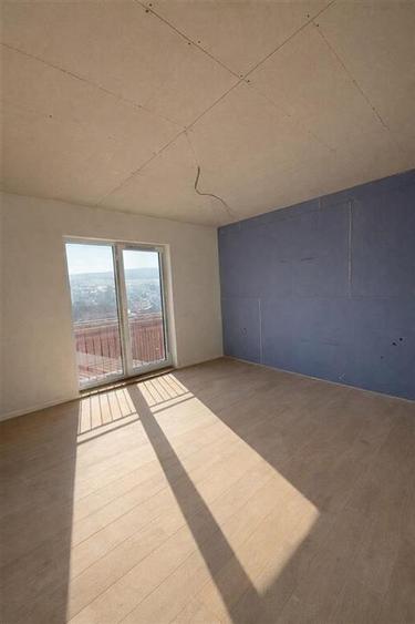 Duplex cu 4 camere cu Canalizare în Chinteni