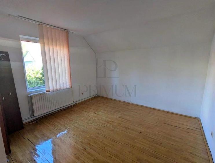 Casă individuală cu 5 camere cu Teren 500 Mp în Aradului