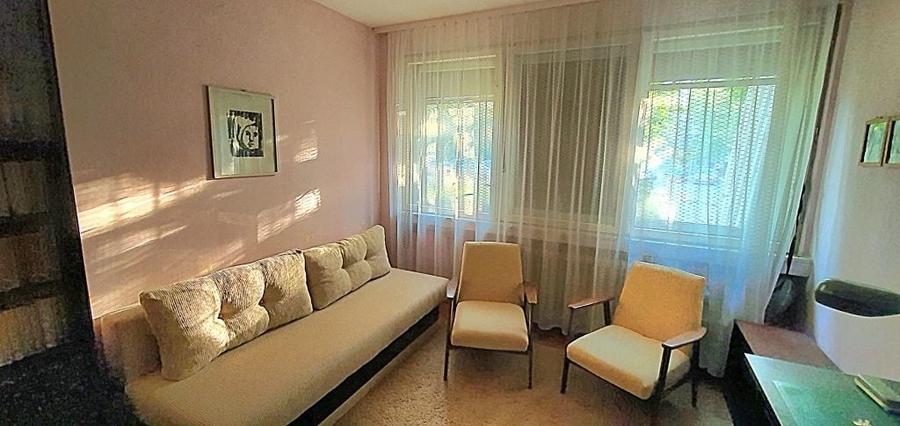 Apartament cu 3 camere decomandat în Vest