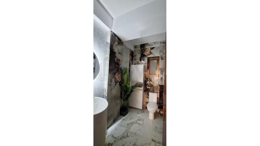 Apartament cu 4 camere decomandat, mobilat în Primăverii