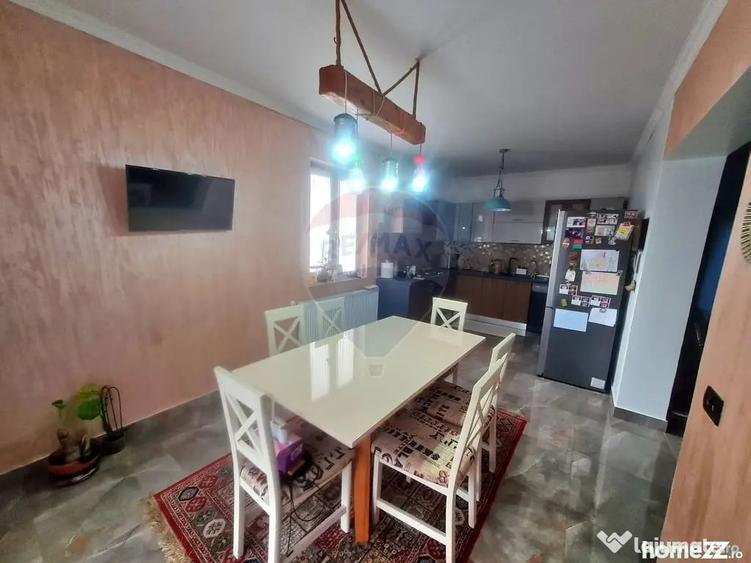 Casă cu 4 camere cu Teren 1165 Mp în Gologanu