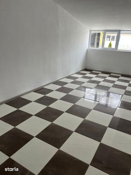 Spațiu comercial, de 190 mp, în Tomești