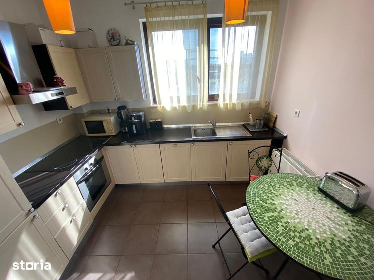 Apartament cu 3 camere în Aviatorilor