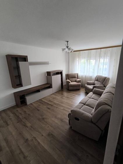 Apartament cu 3 camere decomandat în Obcini