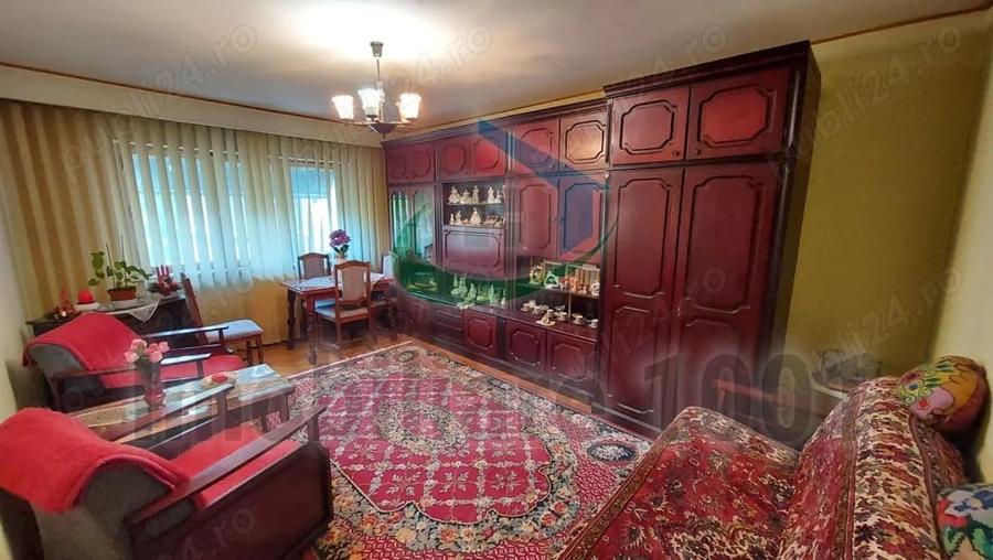 Apartament cu 4 camere decomandat în Ultracentral