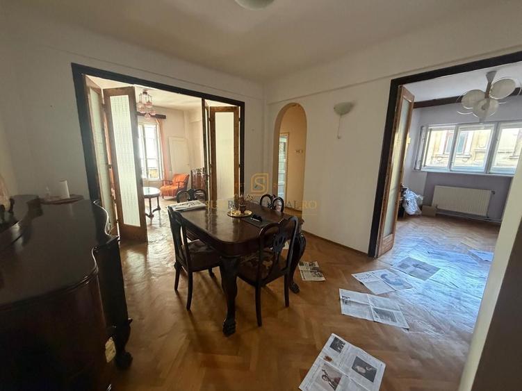 Apartament cu 4 camere semidecomandat în Universitate