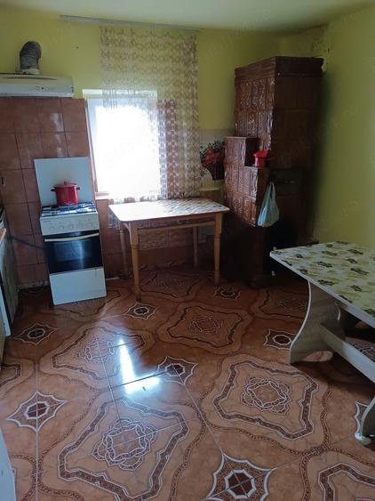 Casă cu 4 camere cu Teren 2000 Mp în Grădinile