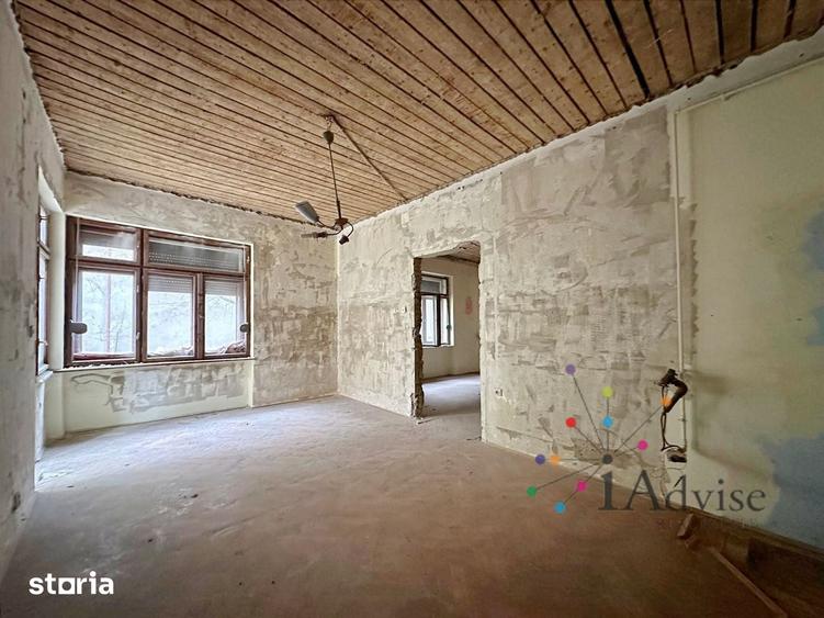 Apartament cu 4 camere în Centrul Istoric