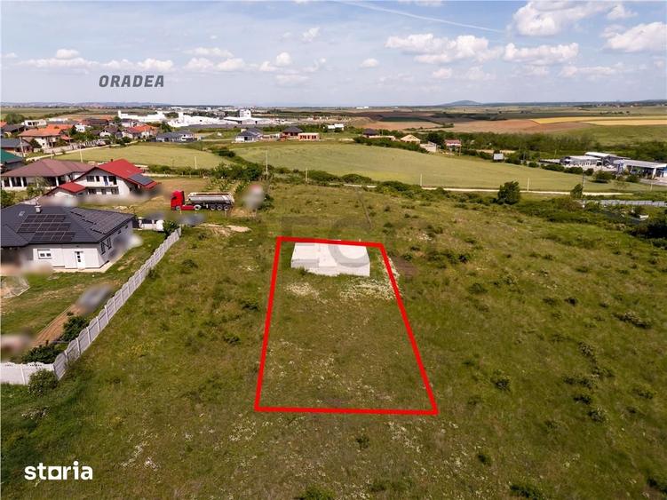 Teren de 700 mp, în Nojorid