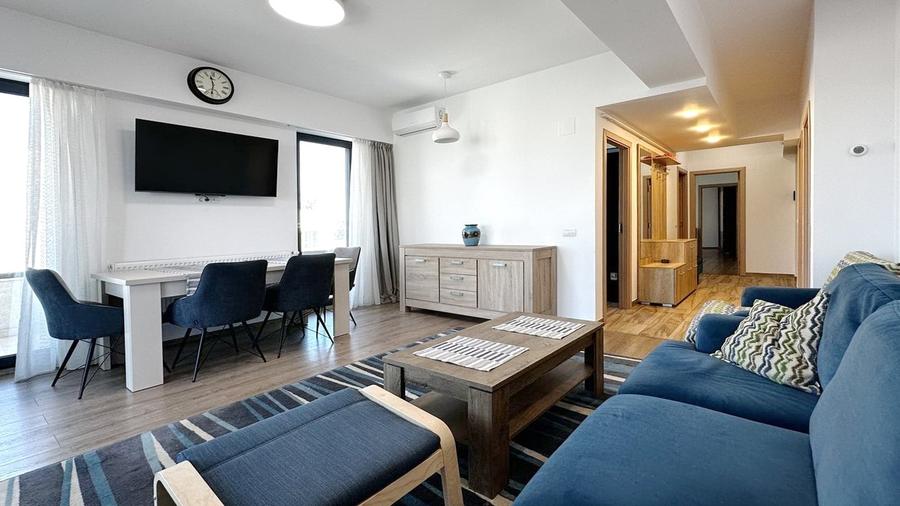 Apartament cu 4 camere decomandat în P-ța Unirii