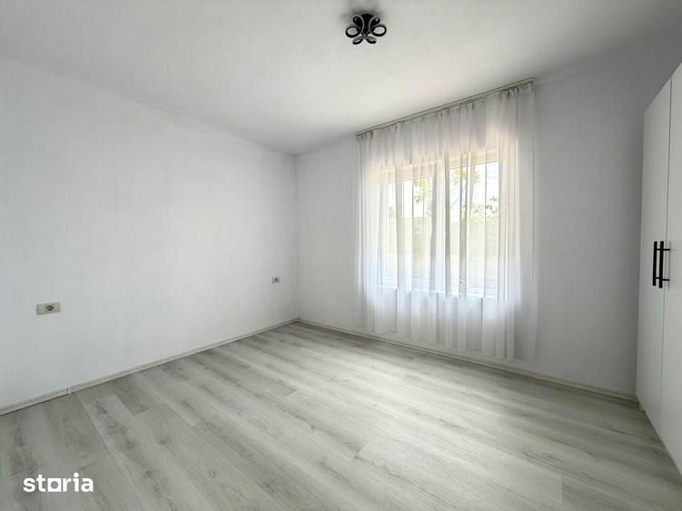 Casă cu 3 camere cu Canalizare în Sânandrei