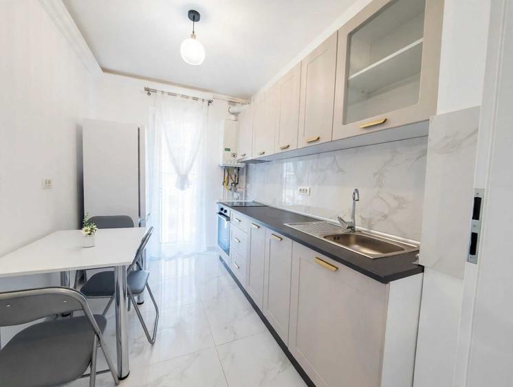 Apartament cu 3 camere semidecomandat în UTA