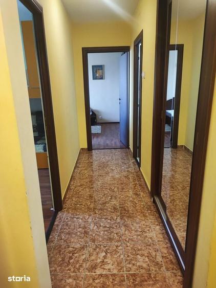 Apartament cu 4 camere în Drumul Taberei