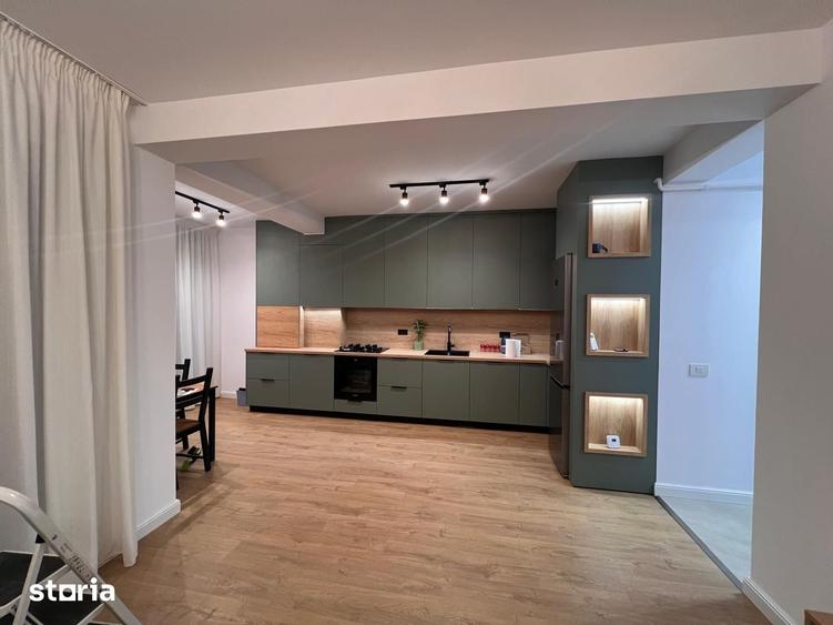 Apartament cu 3 camere decomandat în Rediu