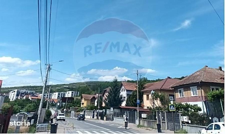 Spațiu comercial, în Corușu
