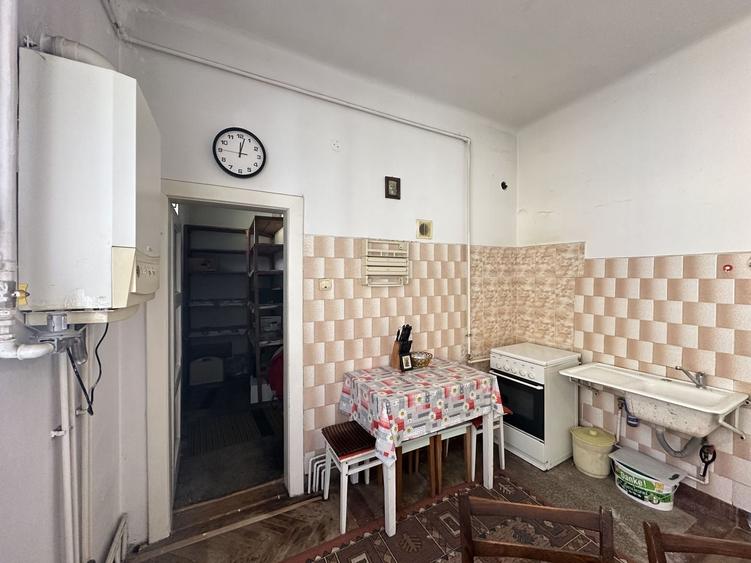 Apartament cu 2 camere semidecomandat în Centrul Istoric