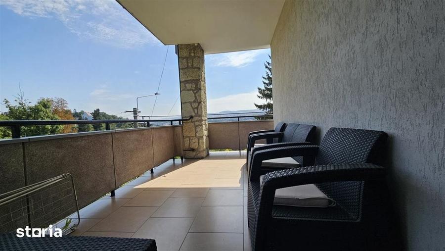 Apartament cu 4 camere în Gruia