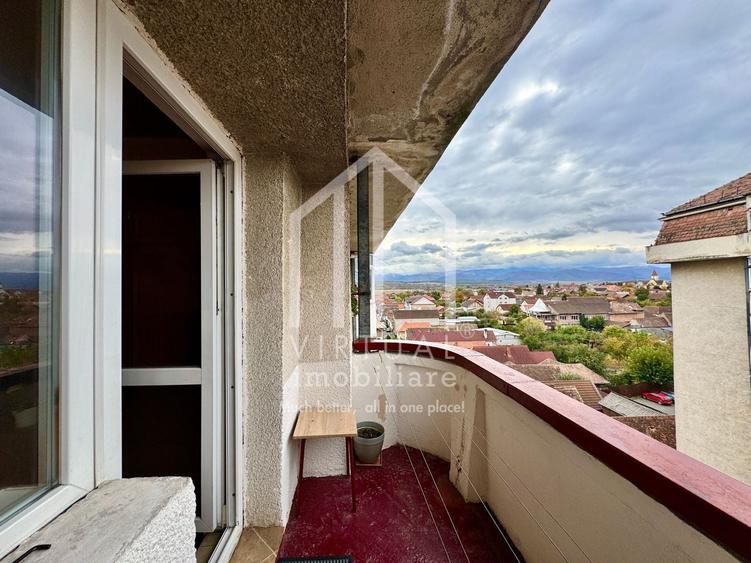 Apartament cu 4 camere decomandat în Turnișor