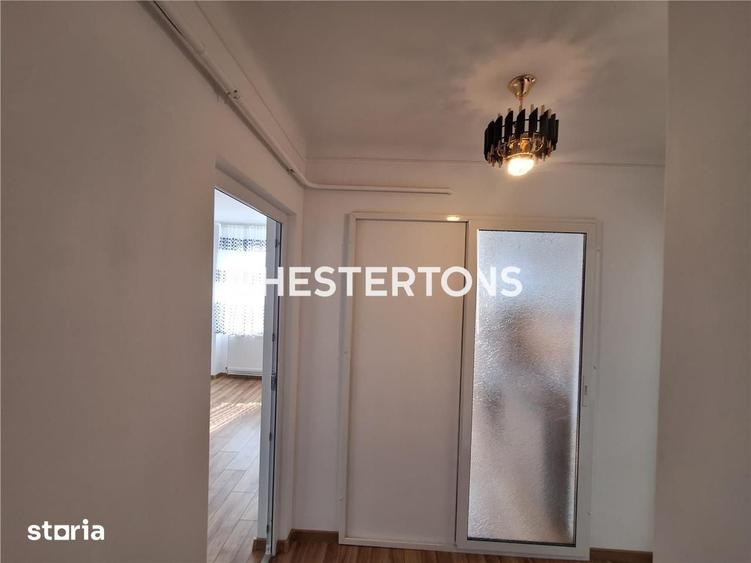 Apartament cu 3 camere semidecomandat în Independenței