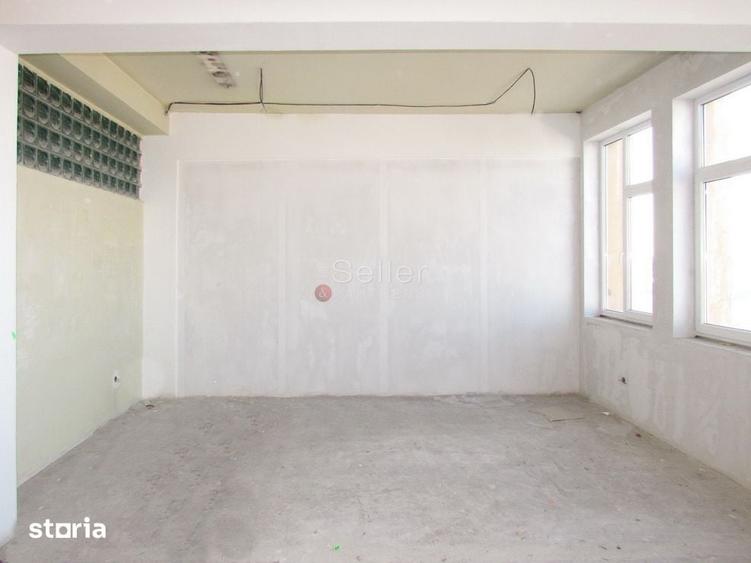 Spațiu comercial, de 1,440 mp, în Bartolomeu