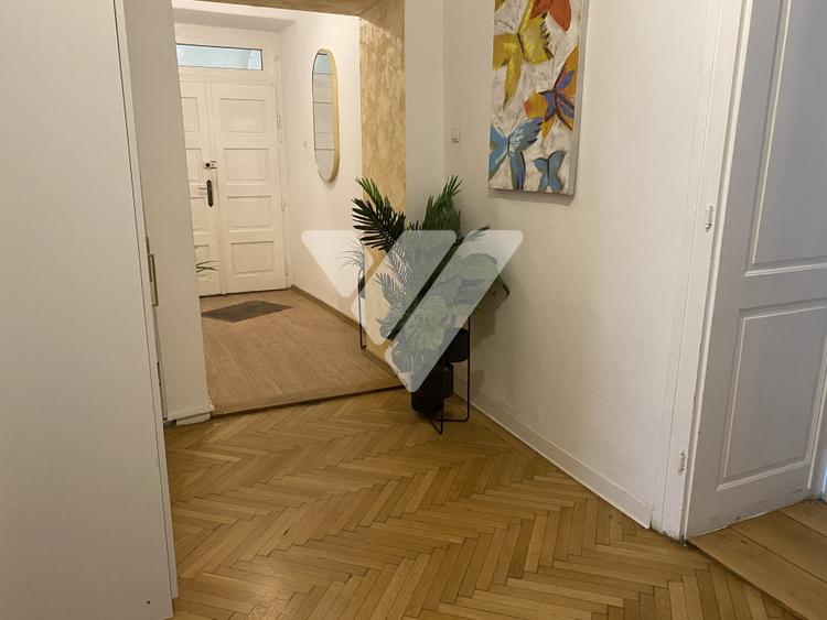 Apartament cu 2 camere semidecomandat, mobilat în Central