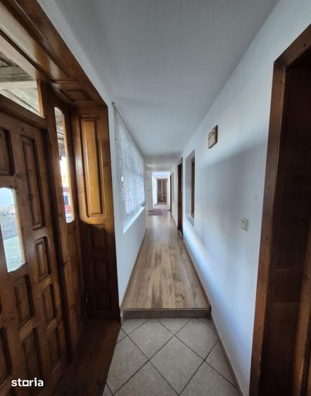 Casă cu 4 camere cu Teren 1933 Mp în Central